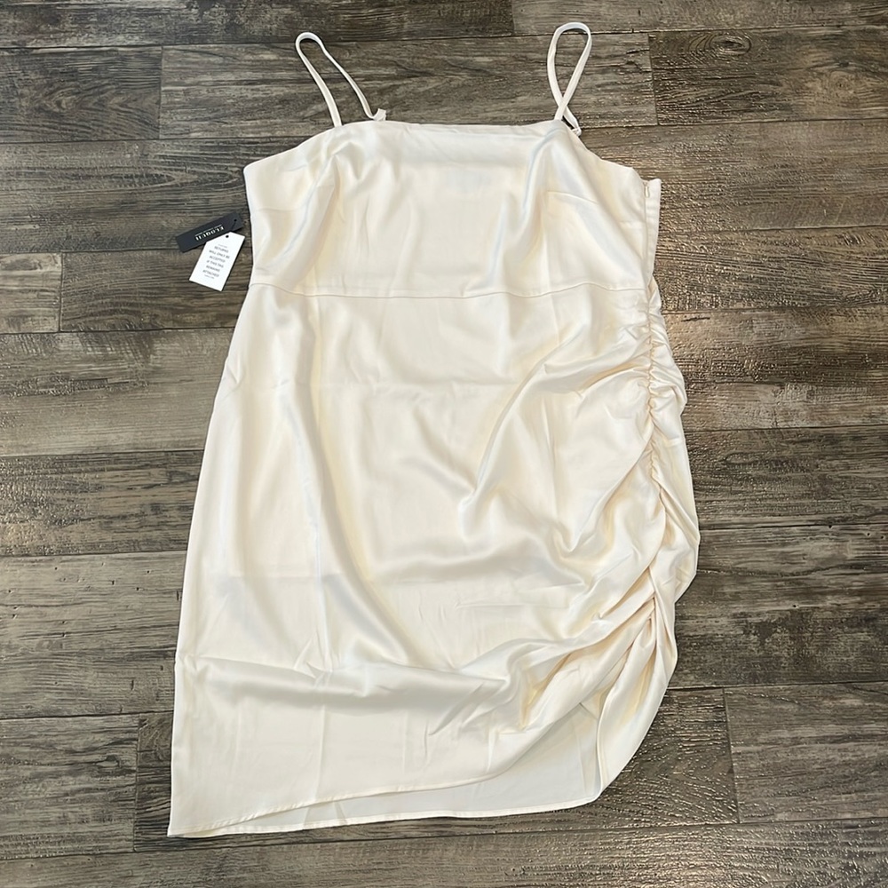 ELOQUII Mini Satin Dress with Ruched Side (size 22)